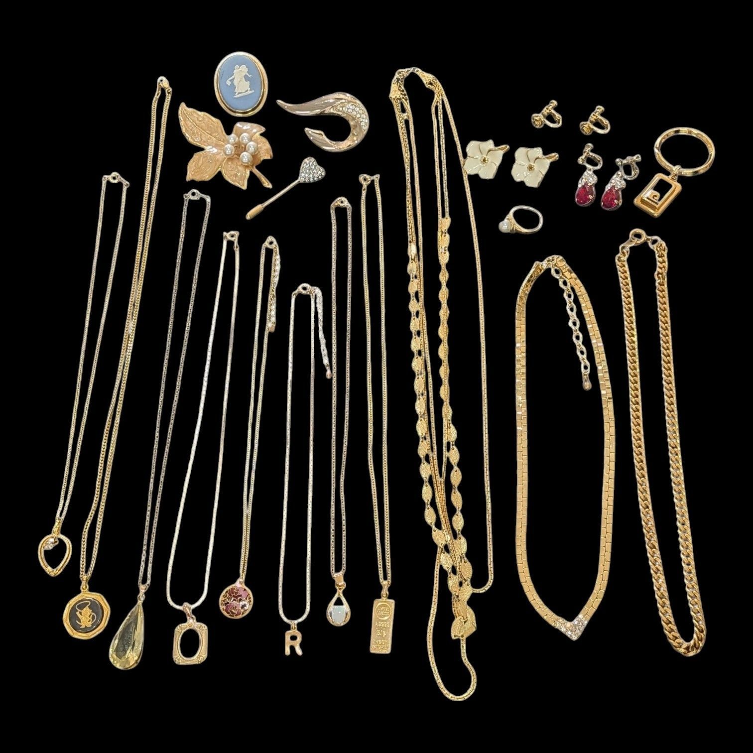 【遺品整理まとめて■①】ジュエリー　20点　ネックレス　ブローチ　リング　イヤリング　アクセサリー　ゴールド
