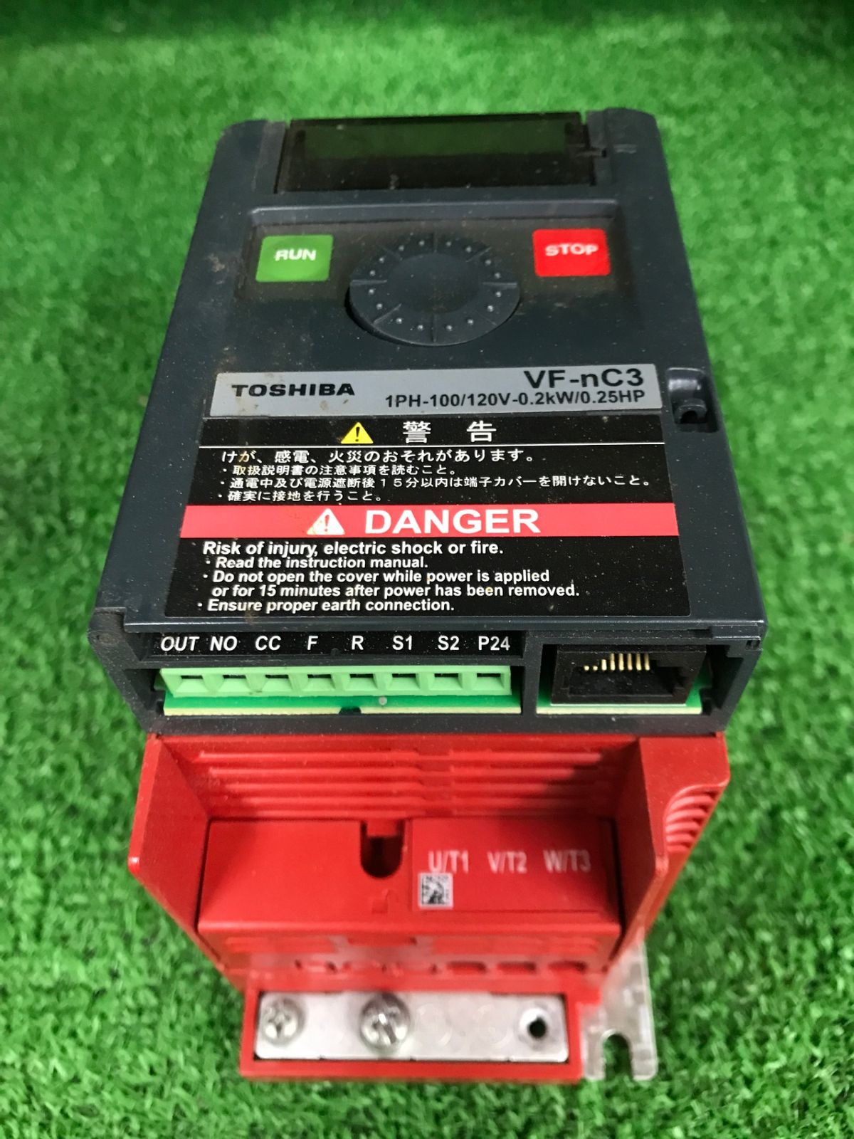 【中古品】【0906】TOSHIBA　インバーター　VF-nC3　VFNC3S-1002P　ITZSV022AY3G