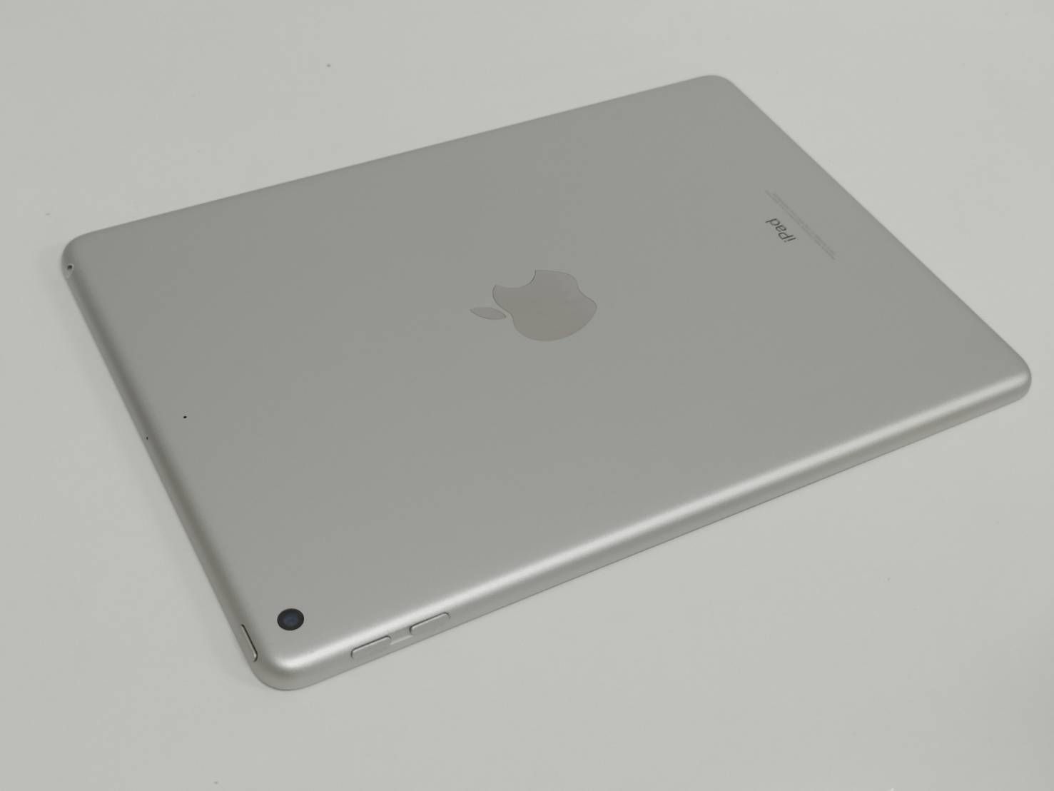 iPad 第6世代 32GB Wi-Fi 良品 バッテリー93% - メルカリ