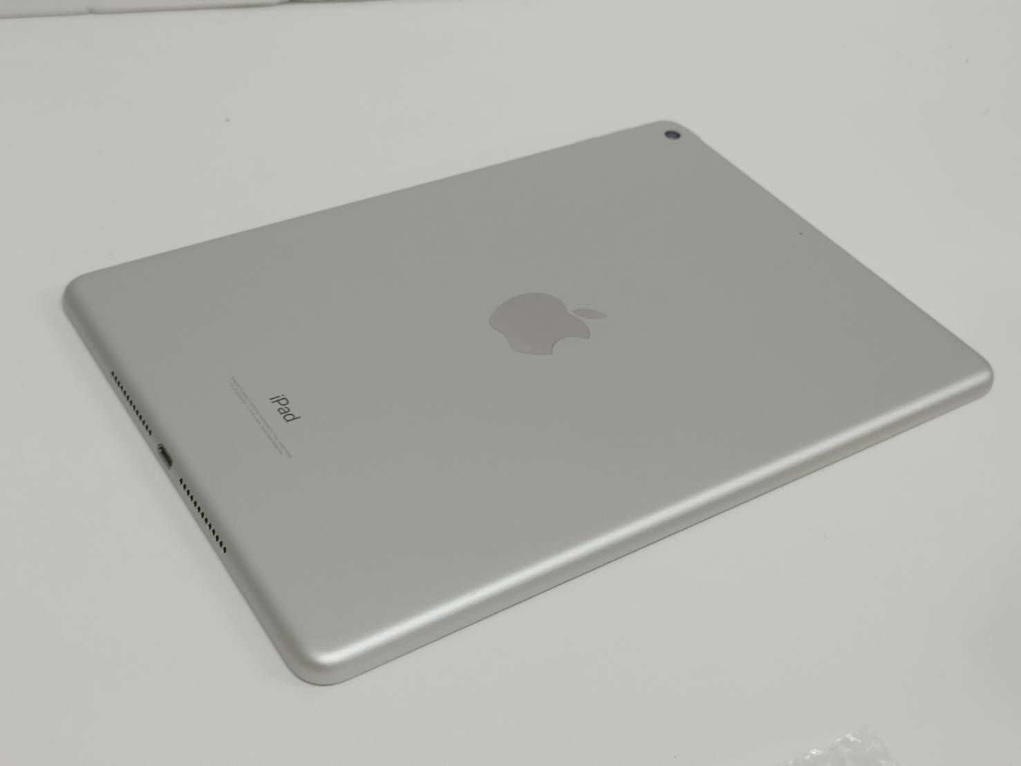 iPad 第6世代 32GB Wi-Fi 良品 バッテリー93% - メルカリ