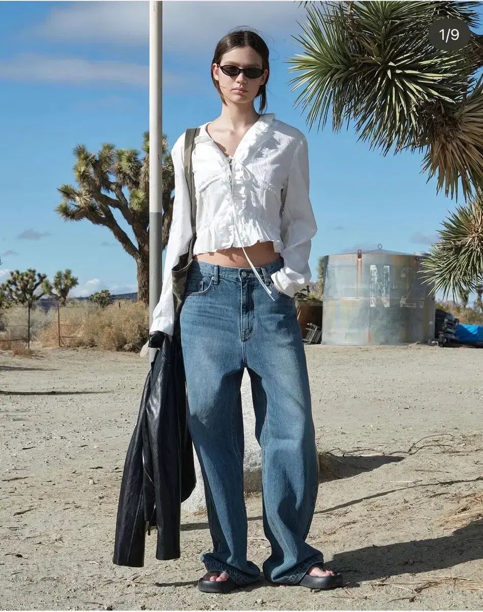 LOW CLASSIC) RAW EDGED RUFFLE BLOUSE