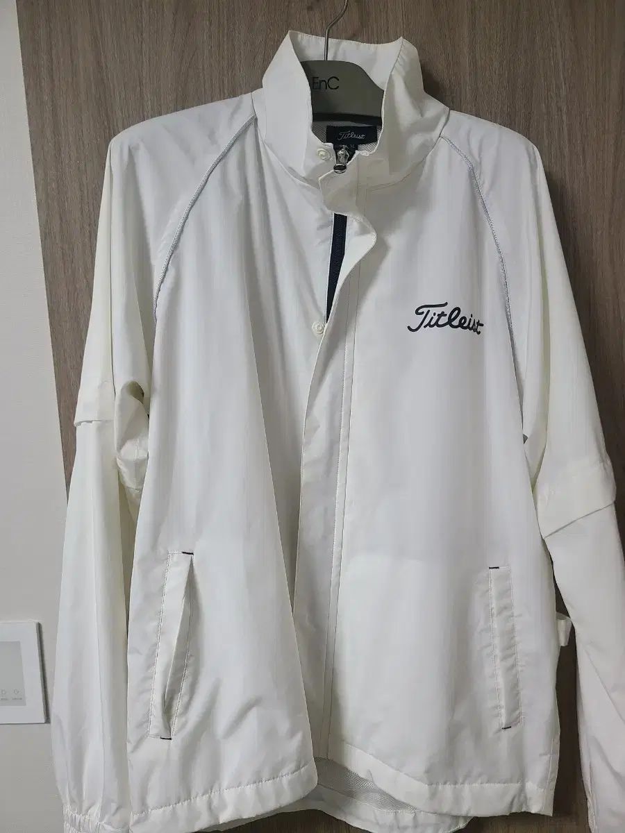 Titleist(タイトリスト) 白 ゴルフ ウィンドブレーカー ジャケット 110サイズ