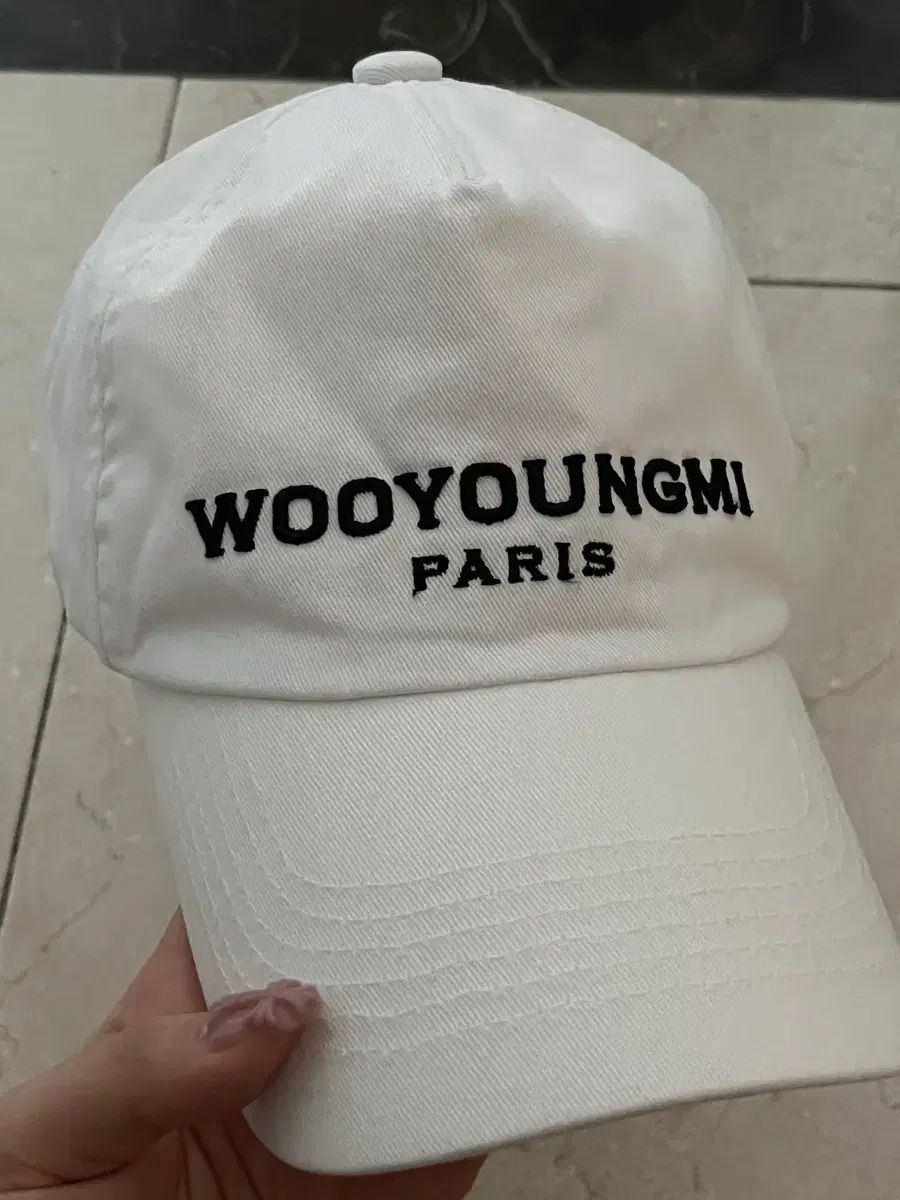 ウーヨンミ(WOOYOUNGMI) パリ 白 ベースボールキャップ 帽子