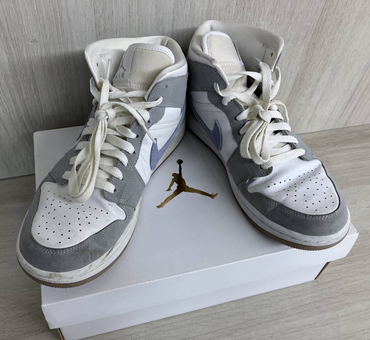 NIKE ナイキ WMNS AIR JORDAN 1 MID エアジョーダン1 スニーカー [BQ6472-105] ホワイト×グレー [US9.5/約26.5cm] 箱あり 使用感多め