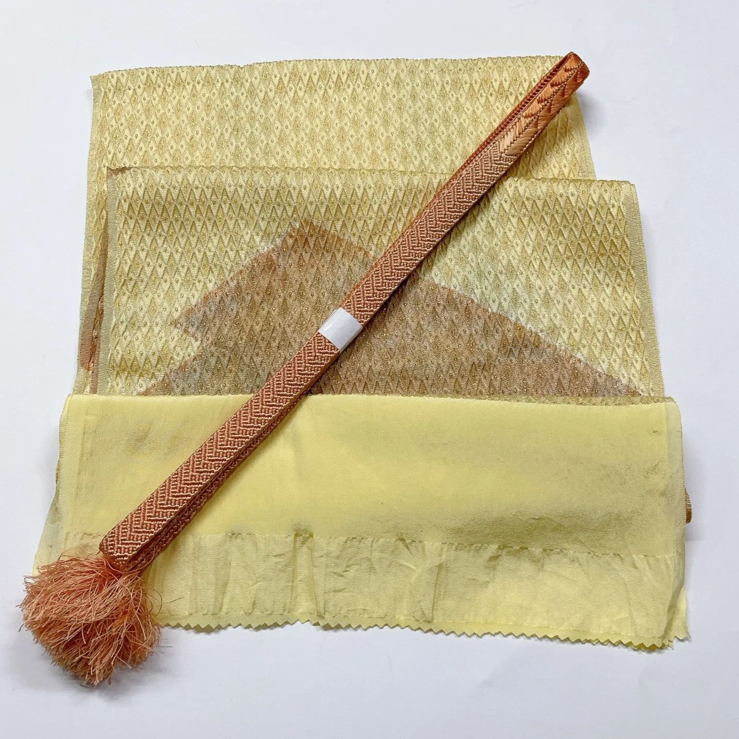 ［7927］帯締め 帯揚げ セット 変わり松皮菱文様 金通し地 正絹 着物 帯絞め