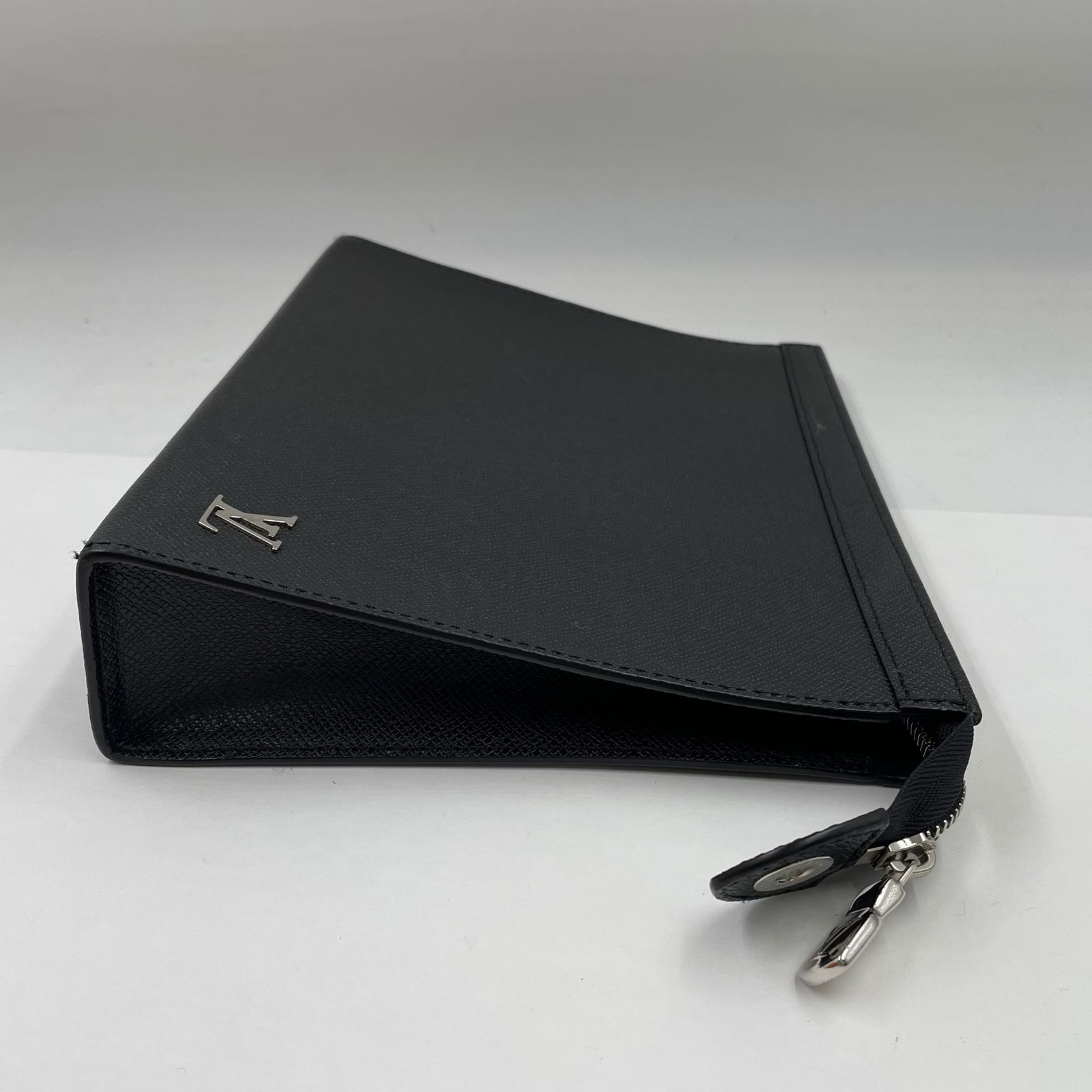 Louis Vuitton ルイヴィトン ポシェット ヴォワヤージュ タイガレザー 