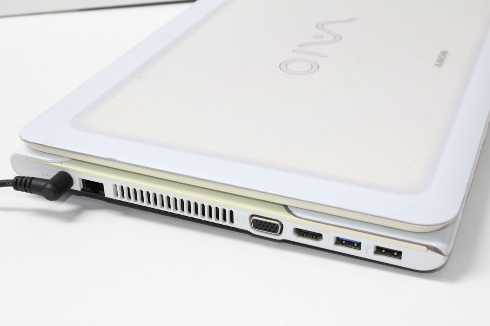 SONY VAIO ノートパソコン　VPCCB38FJ/W 現状品/中古ノートPC】SONY〈Vaio VPCCB38FJ〉Core i5/SSD256GB/メモリ