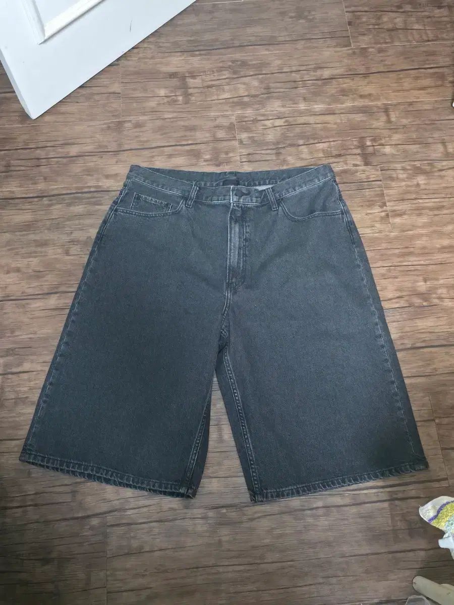 ユニクロ デニムショートパンツ XL
