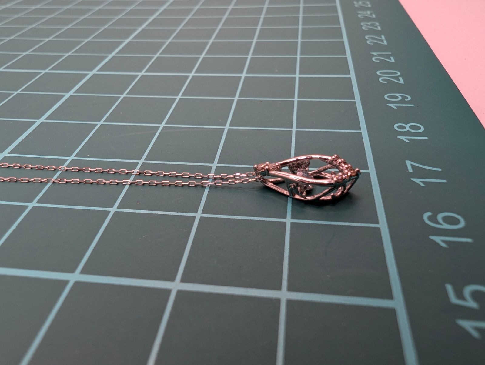 PT ブルーダイヤ ダンシングストーン ペンダントネックレス 0.05ct 