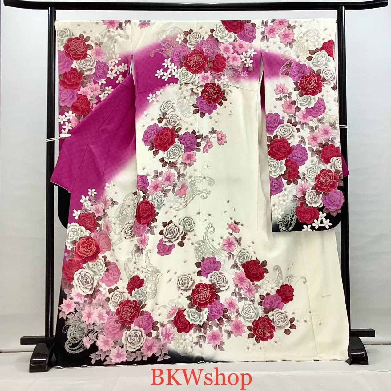 大特価 現品限り＞ used 正絹 振袖・袋帯 2点セット 白地薔薇柄 Lako