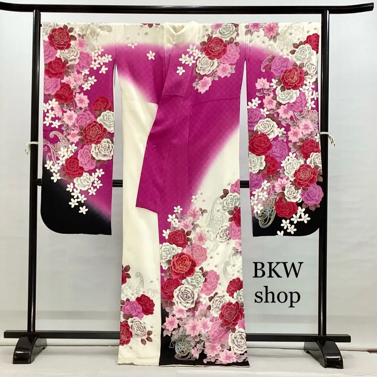 大特価 現品限り＞ used 正絹 振袖・袋帯 2点セット 白地薔薇柄 Lako 