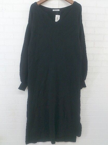 ◇ natural couture Vネック サイドスリット 長袖 膝下丈 ニットワンピース サイズF ブラック レディース P 【中古】 【1210250000487】