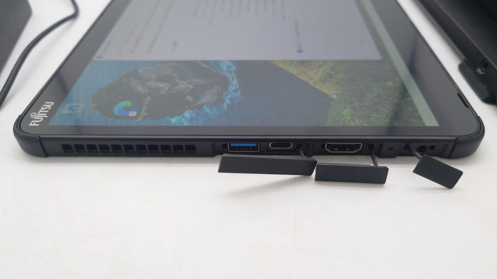 良品】富士通 Arrows Tab Q7310/DE Core i3 SSD - メルカリ