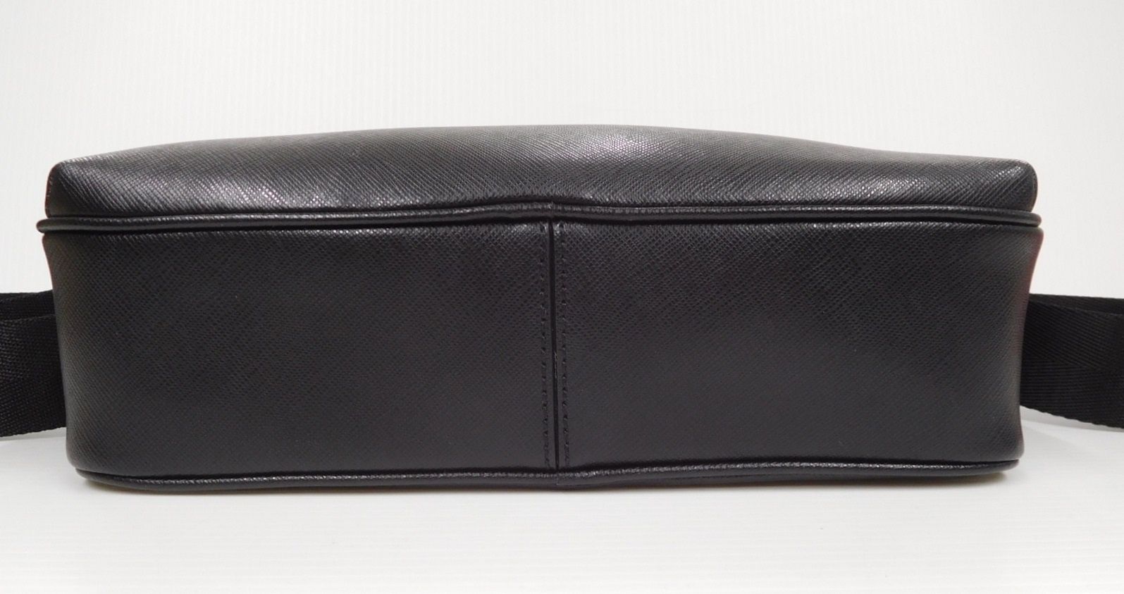COLE HAAN コールハーン スローン カメラバッグ F12518 ブラック 中古 