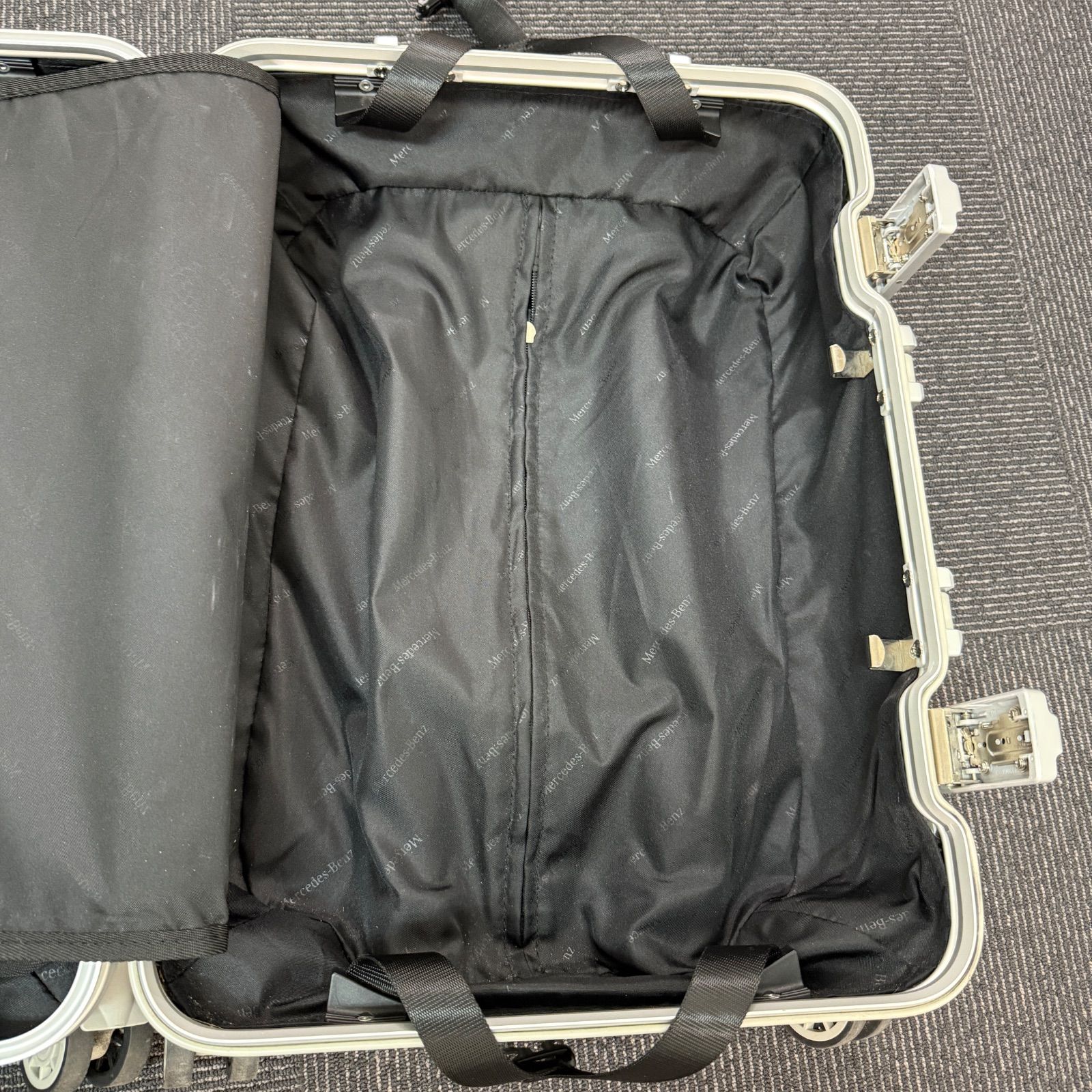 非売品☆メルセデスベンツ ベンツ☆シルバー キャリーケース アルミ