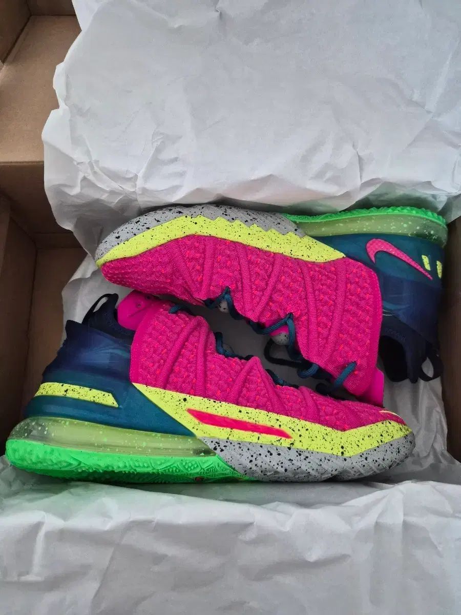 (新品) NIKE レブロン 18 バスケシューズ