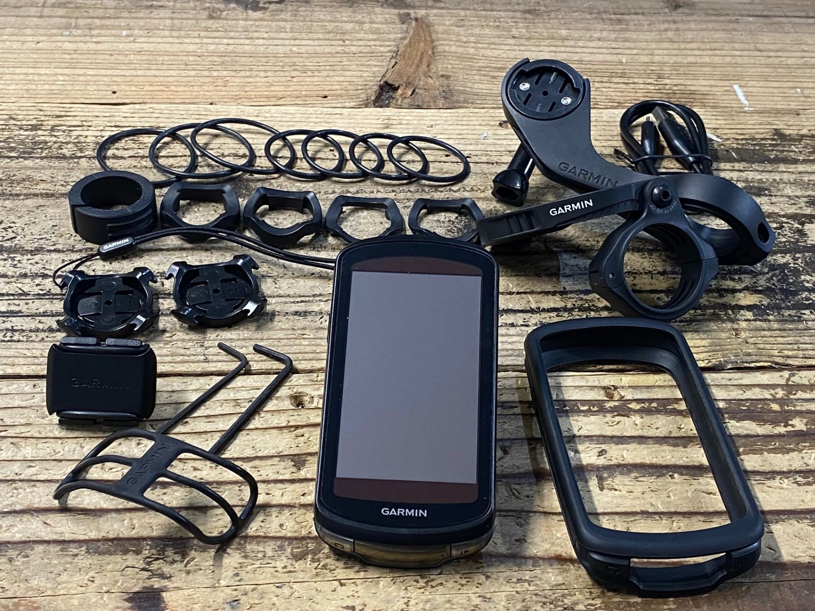 KD754 ガーミン GARMIN EDGE 1040 SOLAR サイクルコンピューター 動作確認済み ケイデンスセンサー付属