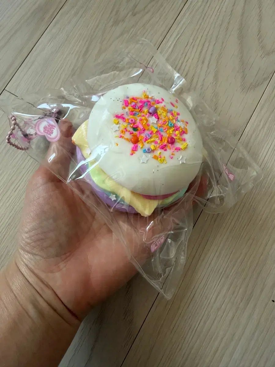 ヘイリベット hey rabbit ハンバーガー ぷにぷに おもちゃ (ウォータークリーム感)