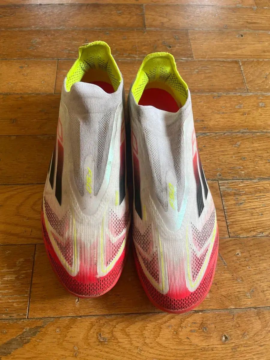 アディダス F50 サッカーシューズ