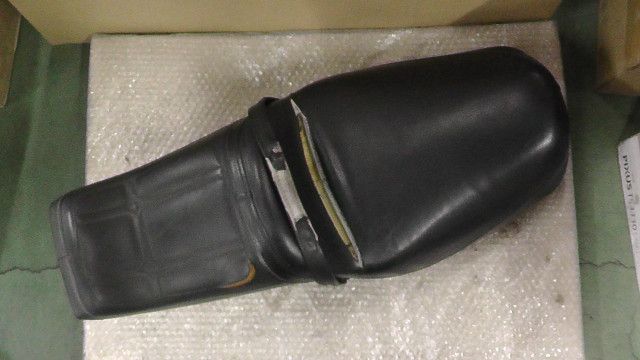 CBX125カスタム　JC12-1302xxx　の　シート:#1778555331