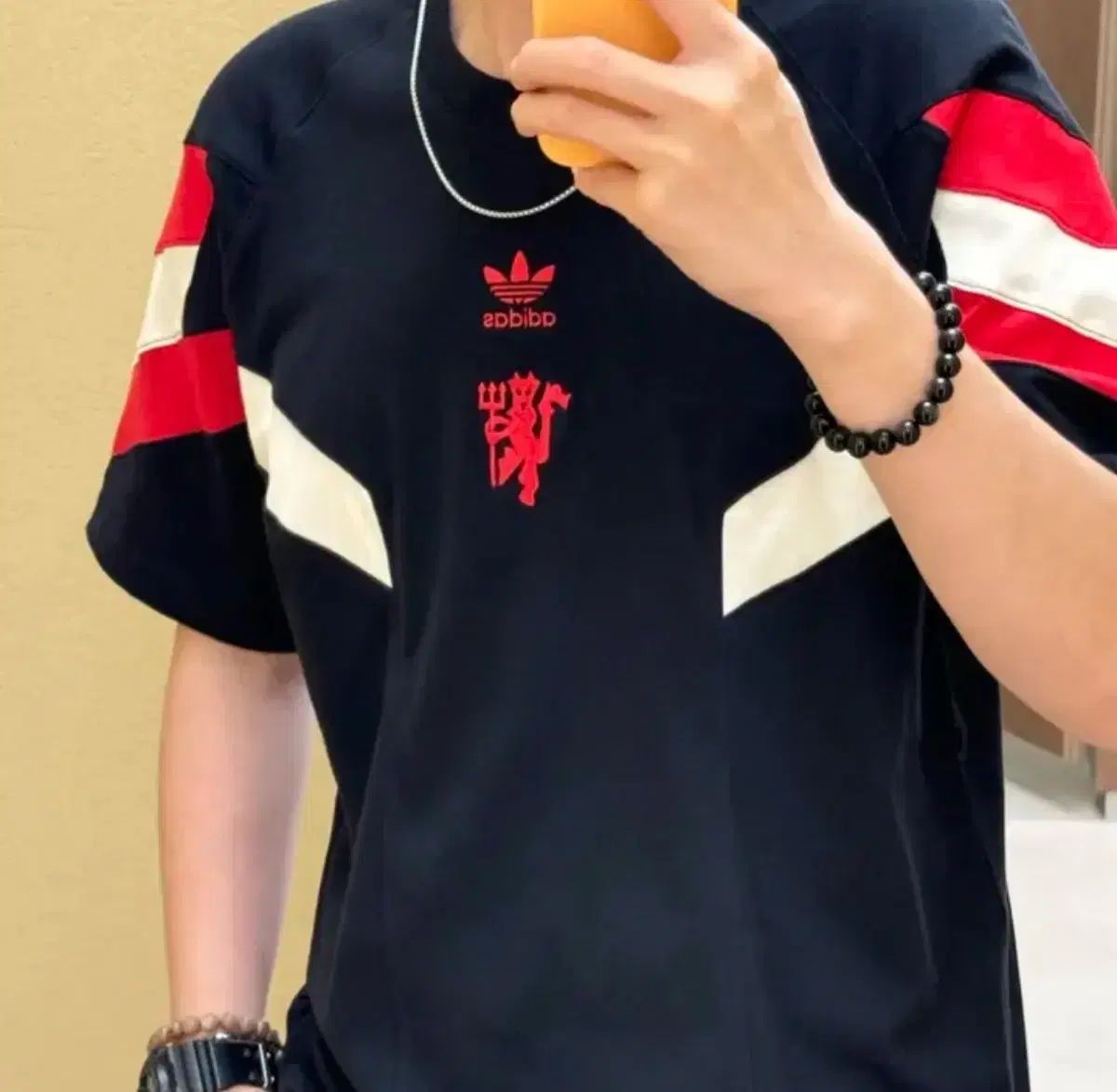 アディダス オリジナル マンチェスター ユナイテッド Tシャツ 海外 XS 出品