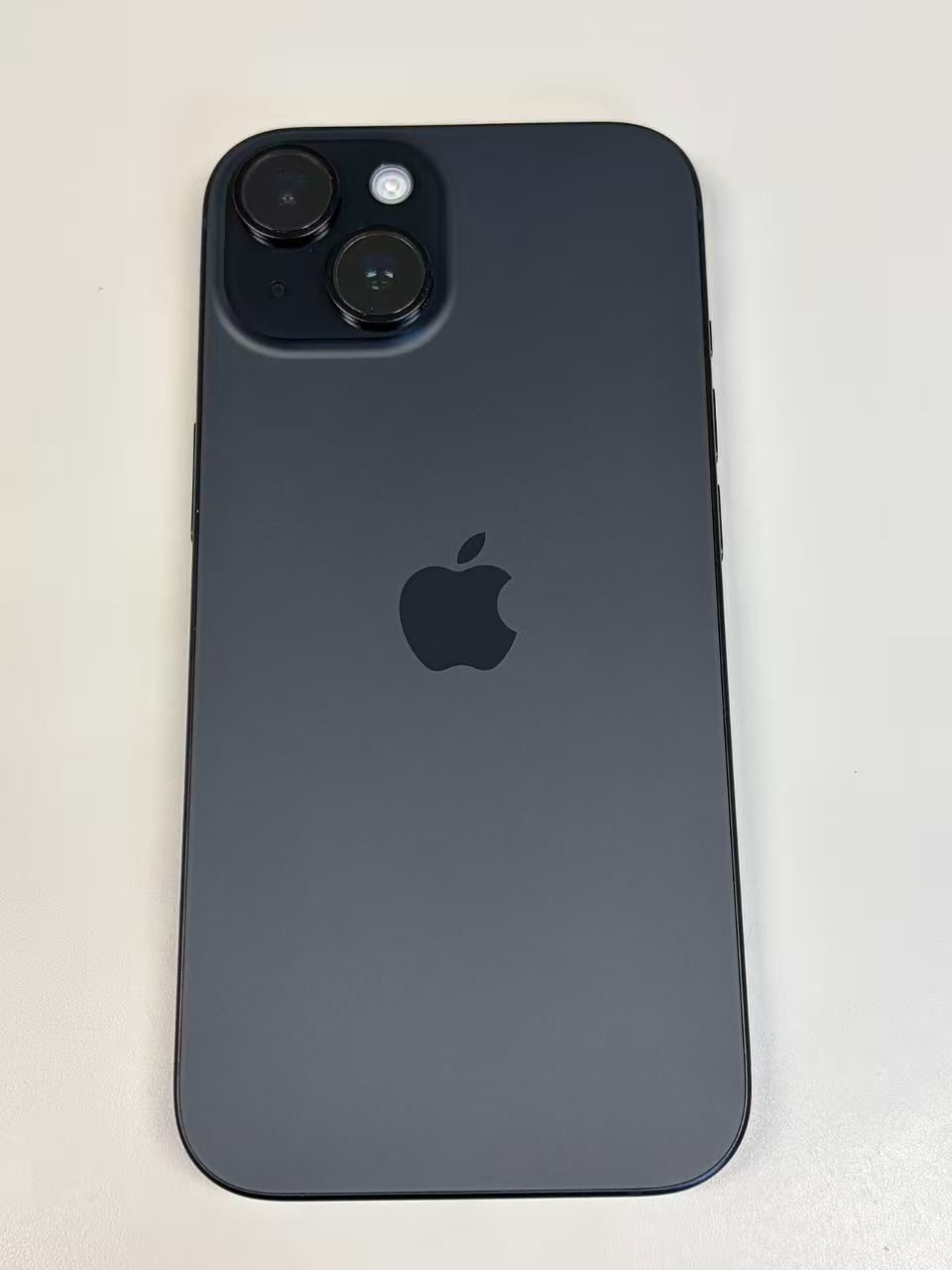 15 iPhone Apple 【整備済み品】 | Amazon 付属品付 90% ブラック SIMフリー 128GB 【美品】iPhone15 128GB SIMフリー ブラック スマートフォン本体