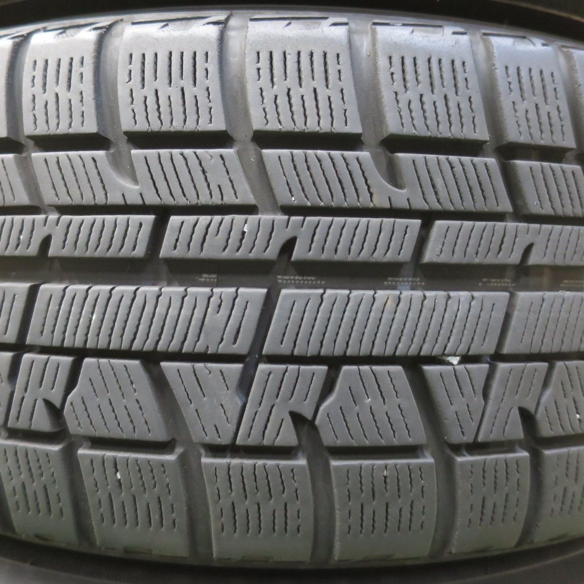 バリ溝！8.5分☆スタッドレス 205/60R16 ヨコハマ アイスガード iG50