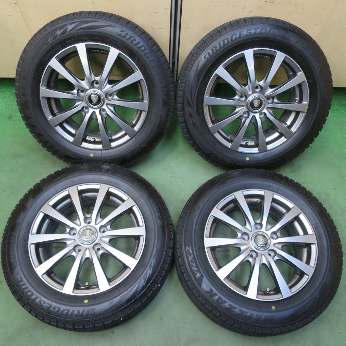 バリ溝！23年！8.5分☆スタッドレス 185/65R15 ブリヂストン 