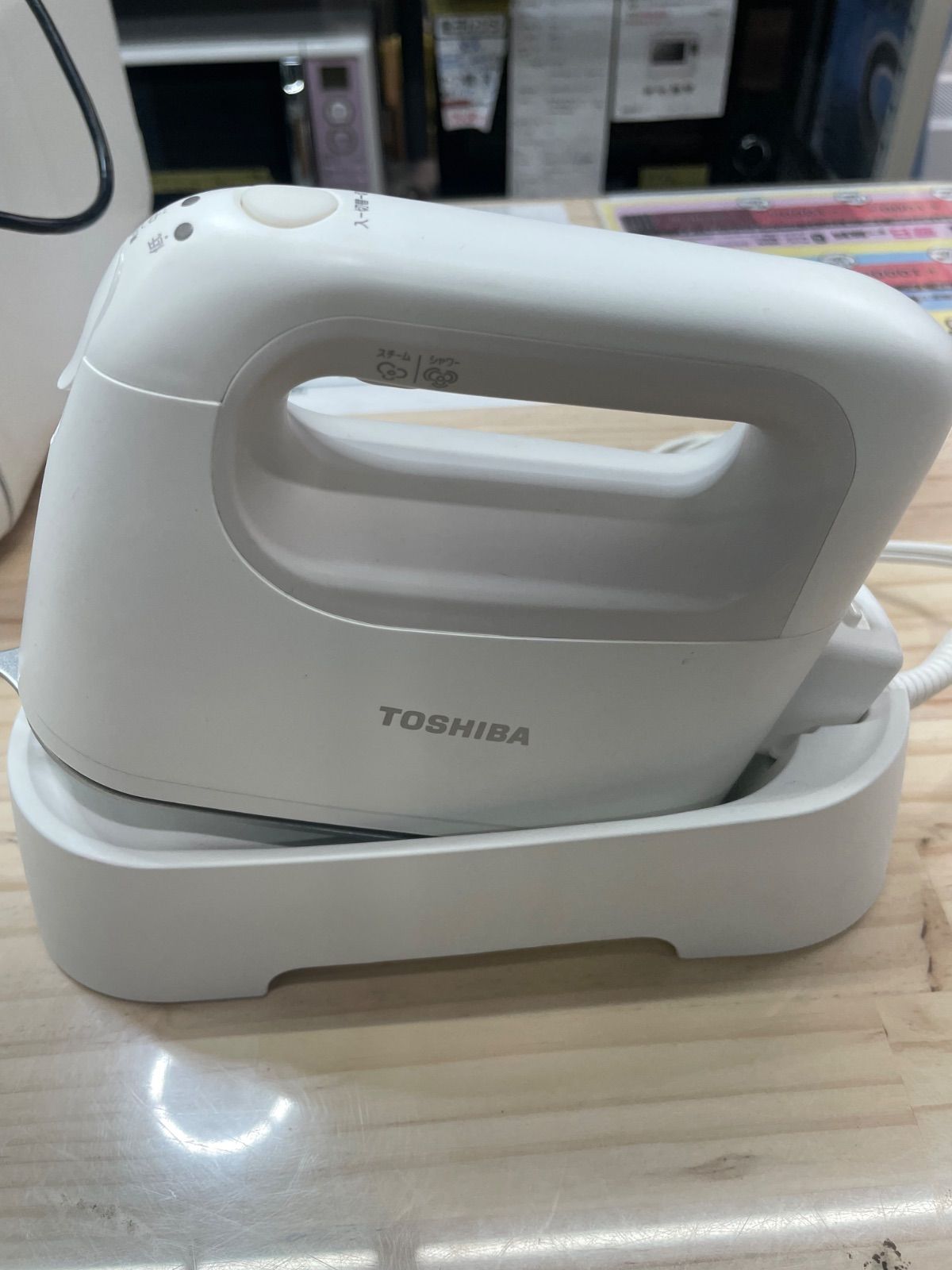 東芝 TOSHIBA TAS-X7 衣類スチーマー ホワイト