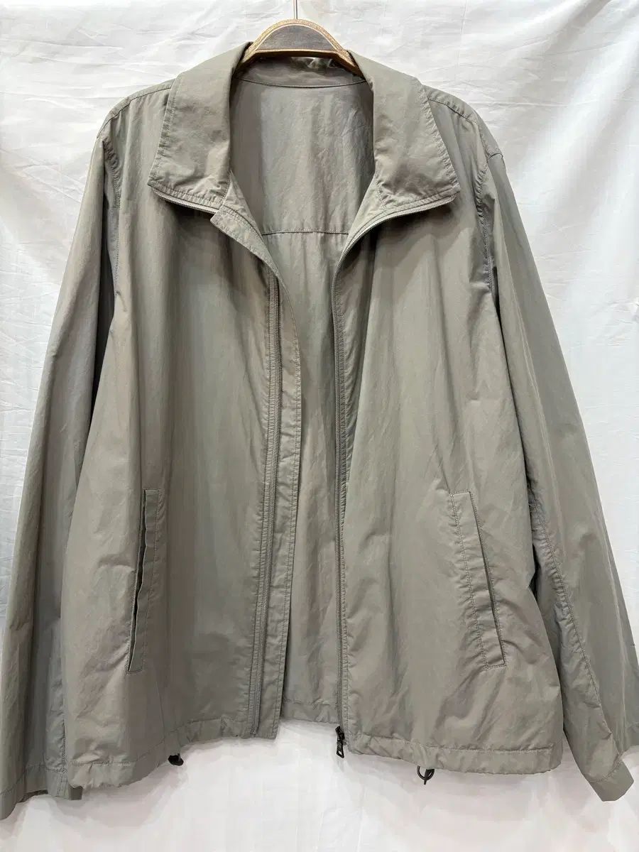 PRADA プラダ カーキ ベージュ ウィンドブレーカー 52/105 サイズ (正規品)