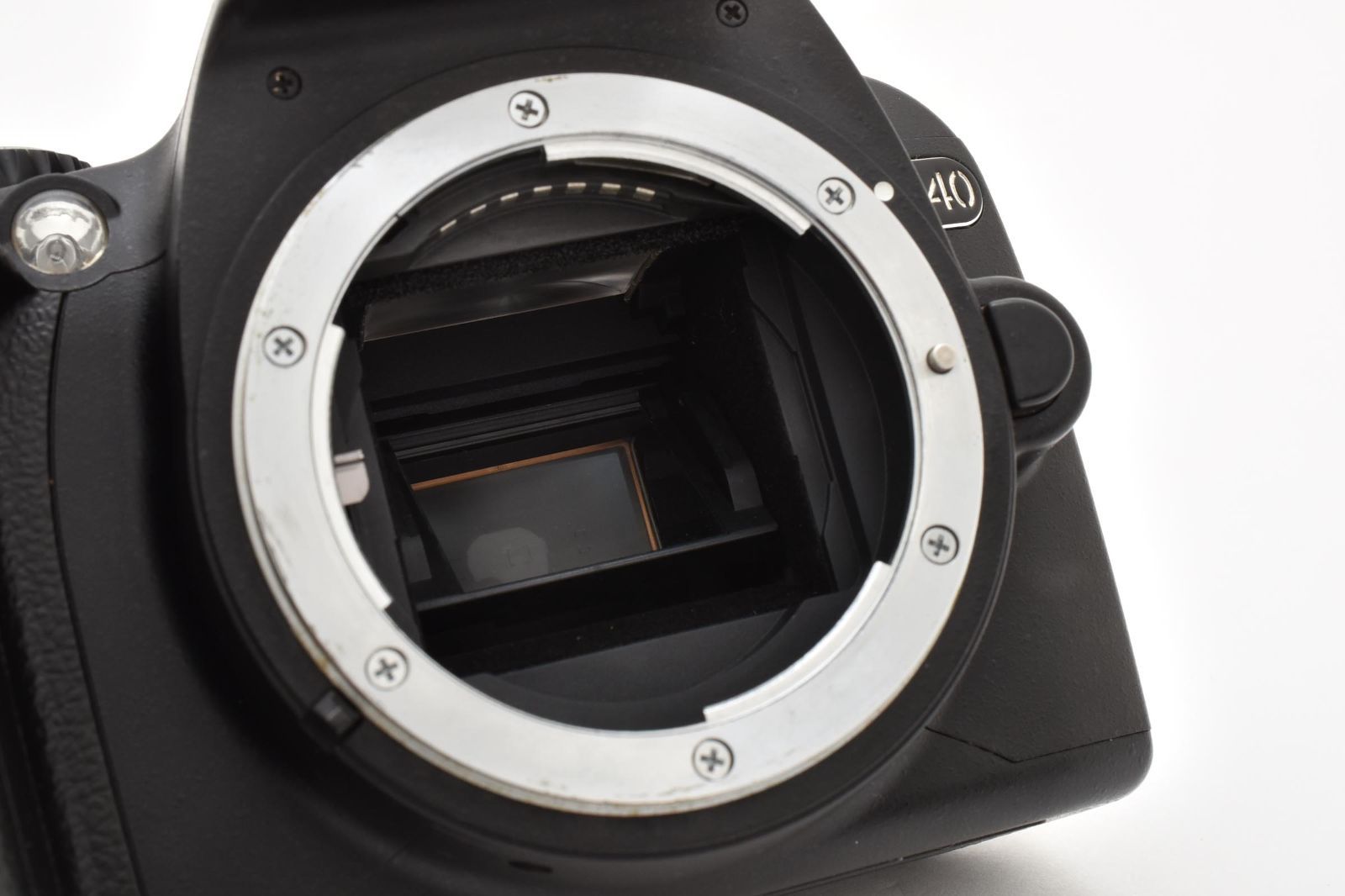 ☆極上品☆ 《ショット数わずか2661回》ニコン Nikon D40 ボディ 【名