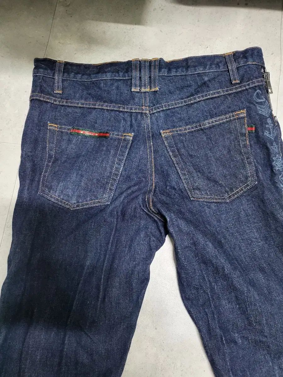 コンディション良い正規品グッチデニムズボン 処理します