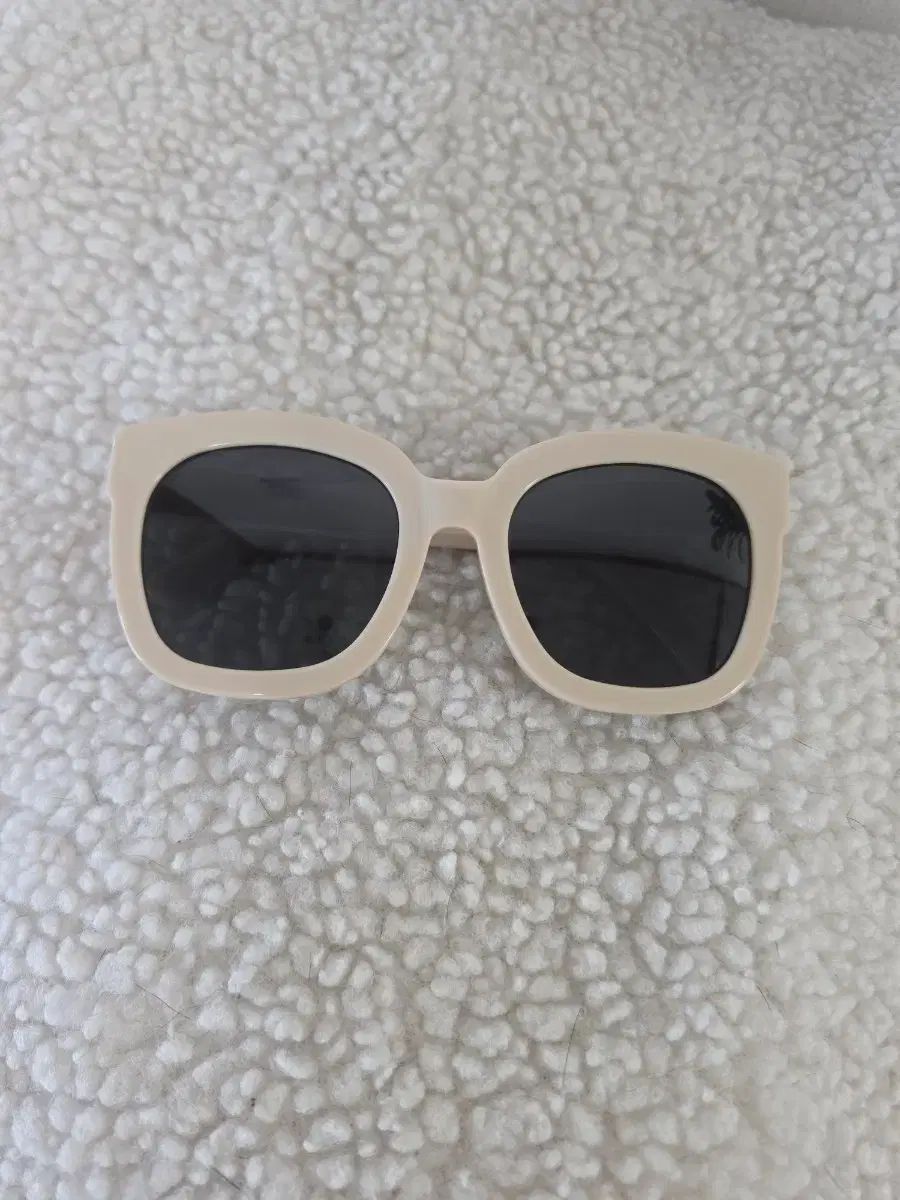 GENTLE MONSTER(ジェントルモンスター) サングラス (新品)