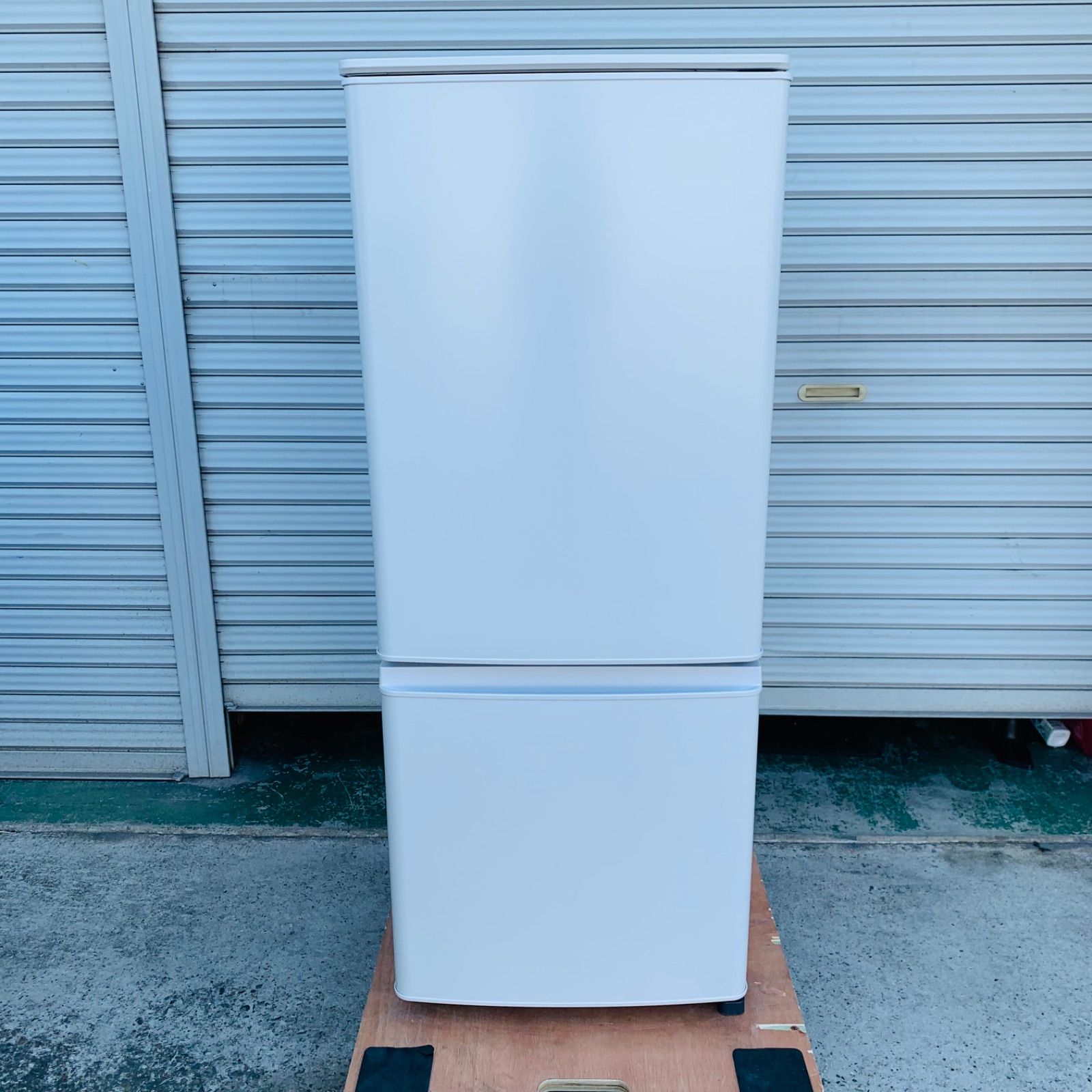 5r35. 美品 MITSUBISHI 146L 冷蔵庫 MR-P15H-W 2023年製 - メルカリ