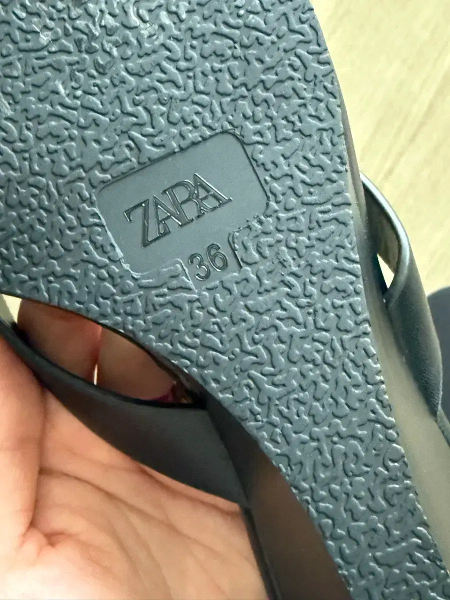 ZARA ウエッジヒール フリップフロップ｜詳細画像