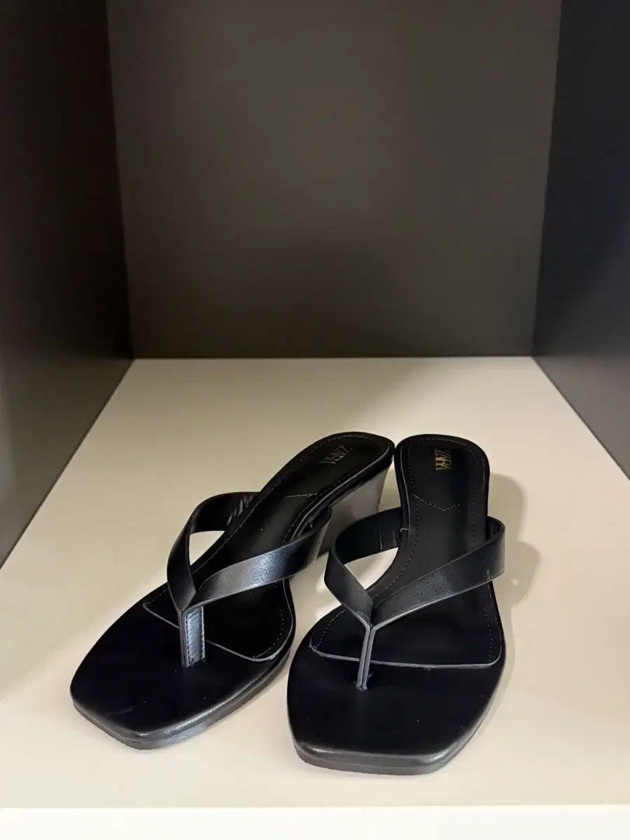 ZARA ウエッジヒール フリップフロップ｜詳細画像