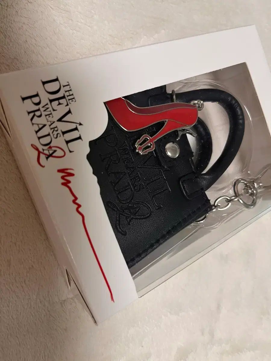 悪魔はプラダを着る バッグ キーホルダー