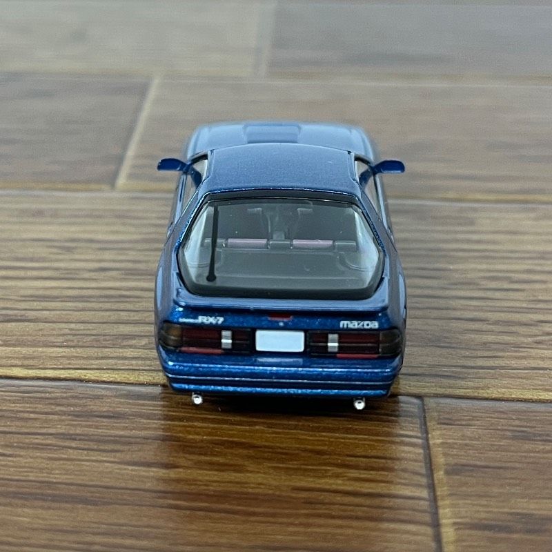 トミカリミテッドヴィンテージ ネオ 1/64 LV-N192b マツダ サバンナ RX