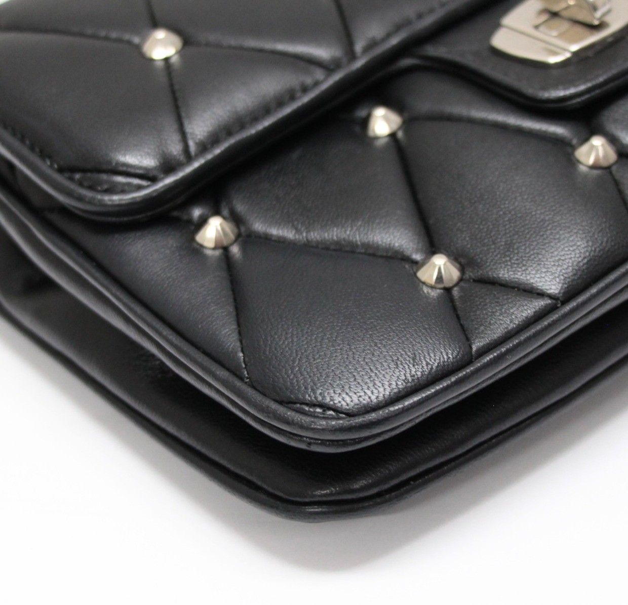 ミュウミュウ miumiu チェーンショルダーバッグ スタッズ レザー 黒 