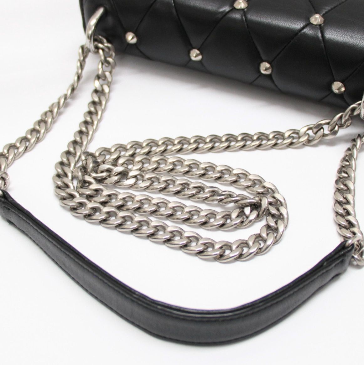 miumiu チェーン バック ミュウミュウ miumiu チェーンショルダーバッグ スタッズ レザー 黒