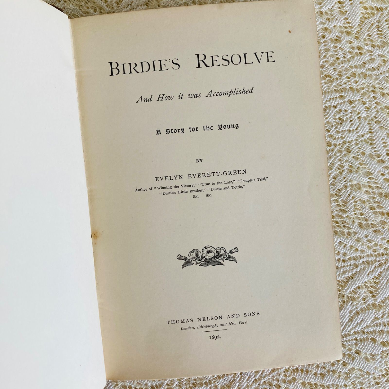 ヴィクトリア朝の気品ある装丁 アンティーク児童書 1892年 インテリア