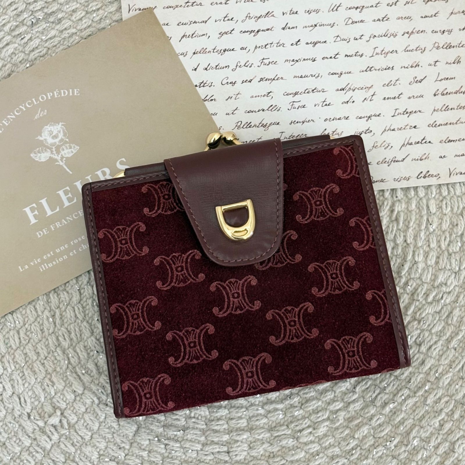 【美品】CELINE Vintage Triomphe Short Wallet セリーヌ マカダム スエード×レザー がま口 二つ折り 財布 ウォレット 札入れ レディース ボルドー系 カードケース 小銭入れ 22497