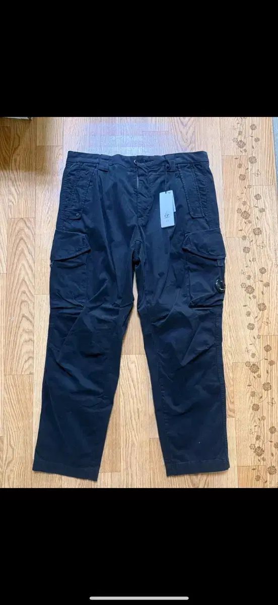 C.P. COMPANY シーピーカンパニー ブラック カーゴ ズボン 36 (新品)