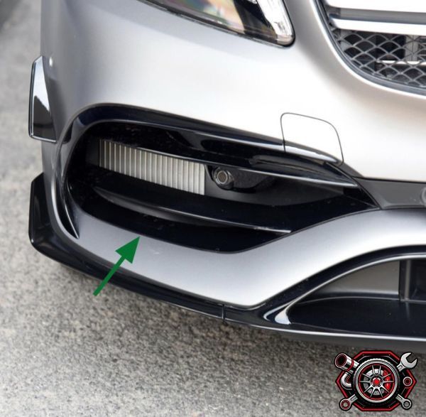 売れ筋ベンツ　 W176 2016～2018年式 A45 AMGタイプ　車種専用 ABS製　艶出しブラック　フロントフォグカバー　左右セットcp516