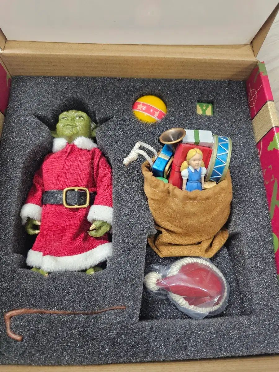 サイドショウ スター・ウォーズ ヨダ ホリデースペシャル 1:6