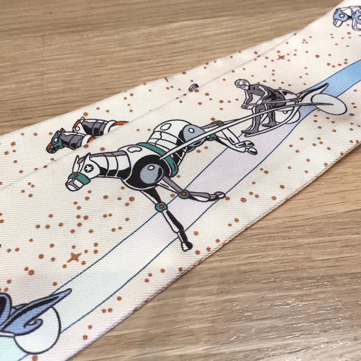 新品未使用 エルメス ツイリー スペースダービー クレーム ブルー