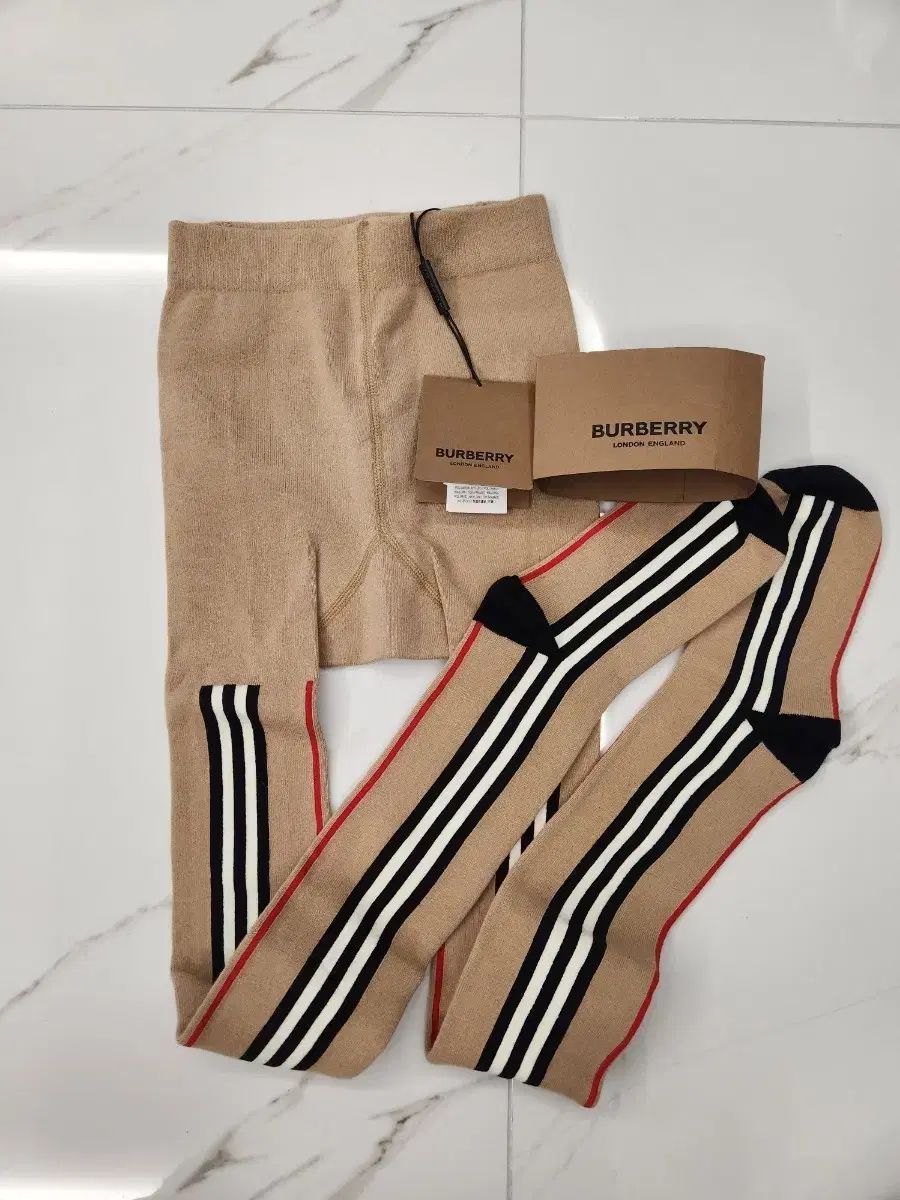 バーバリー キッズ タイツ 9-10Y