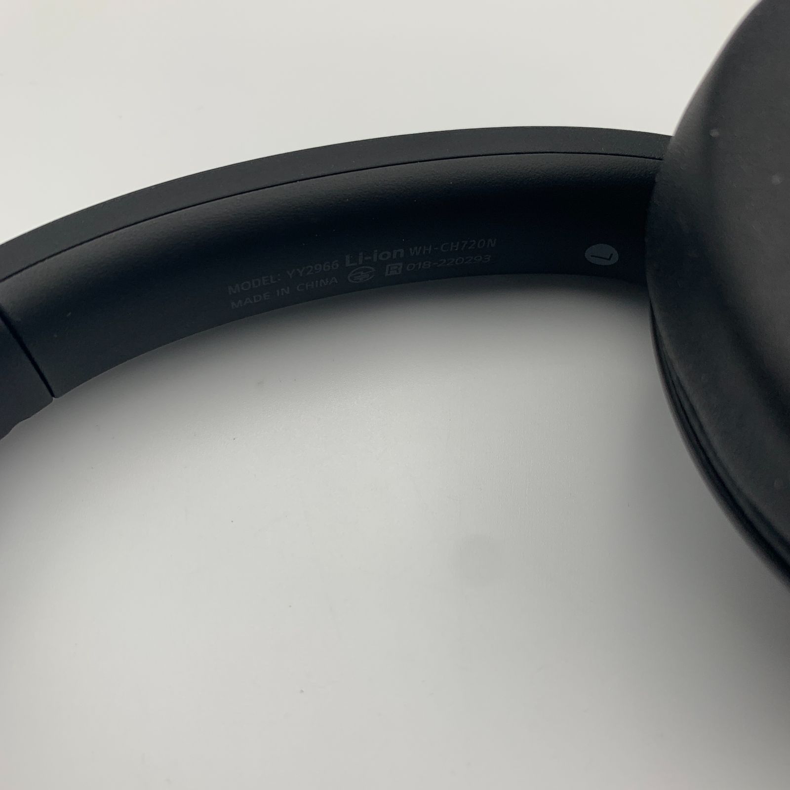 SONY ソニー ワイヤレスノイズキャンセリングヘッドホン WH-CH720N ブラック Bluetooth5.2 マルチポイント接続 軽量 マイク搭載 外音取り込み 360 Reality Audio対応 国内正規品 SONY ソニー ワイヤレスノイズキャンセリングヘッドホン WH-CH720N ブラック Bluetooth5.2 マルチポイント接続 軽量 マイク搭載 外音取り込み 360 Reality Audio対応 国内正規品