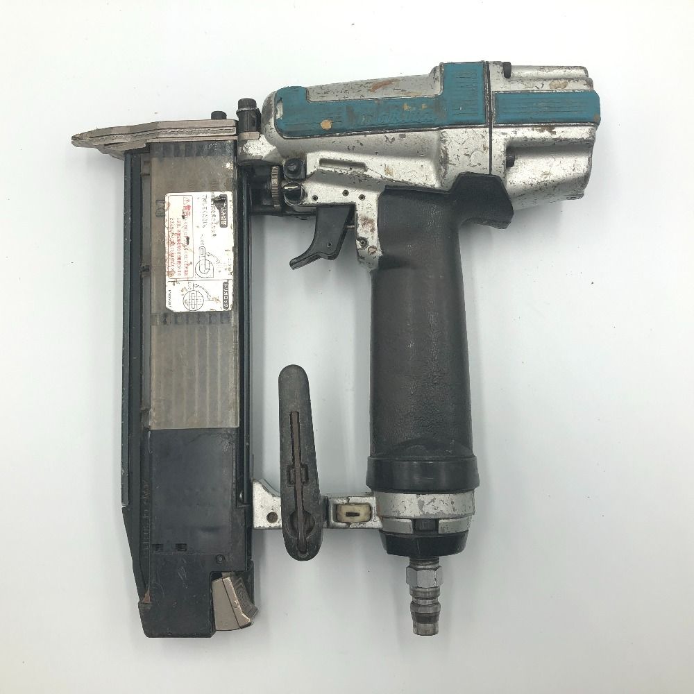 makita マキタ 50mm 常圧フィニッシュネイラ 仕上釘打機 AF502 中古 