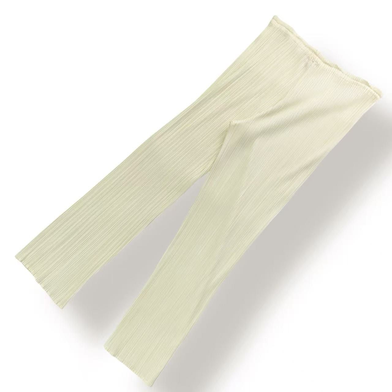 極美品 ISSEY MIYAKE イッセイミヤケ PLEATS PLEASE プリーツプリーズ セットアップ トップス パンツ サイズ3 極美品 ISSEY MIYAKE イッセイミヤケ PLEATS PLEASE プリーツプリーズ セットアップ トップス パンツ サイズ3